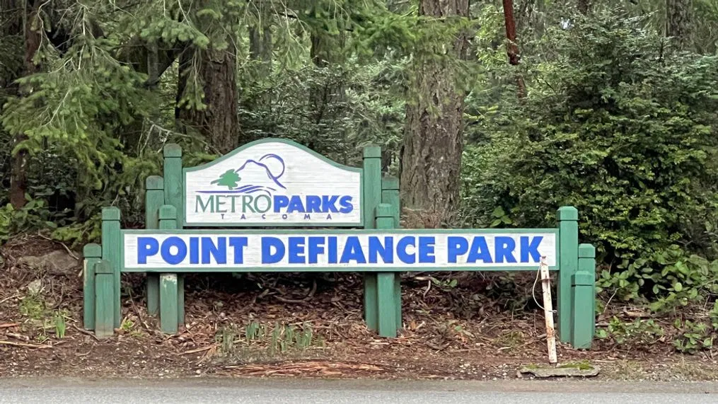 Stabbing Incident Shakes Point Defiance Park: Woman Injured, Suspect at Large